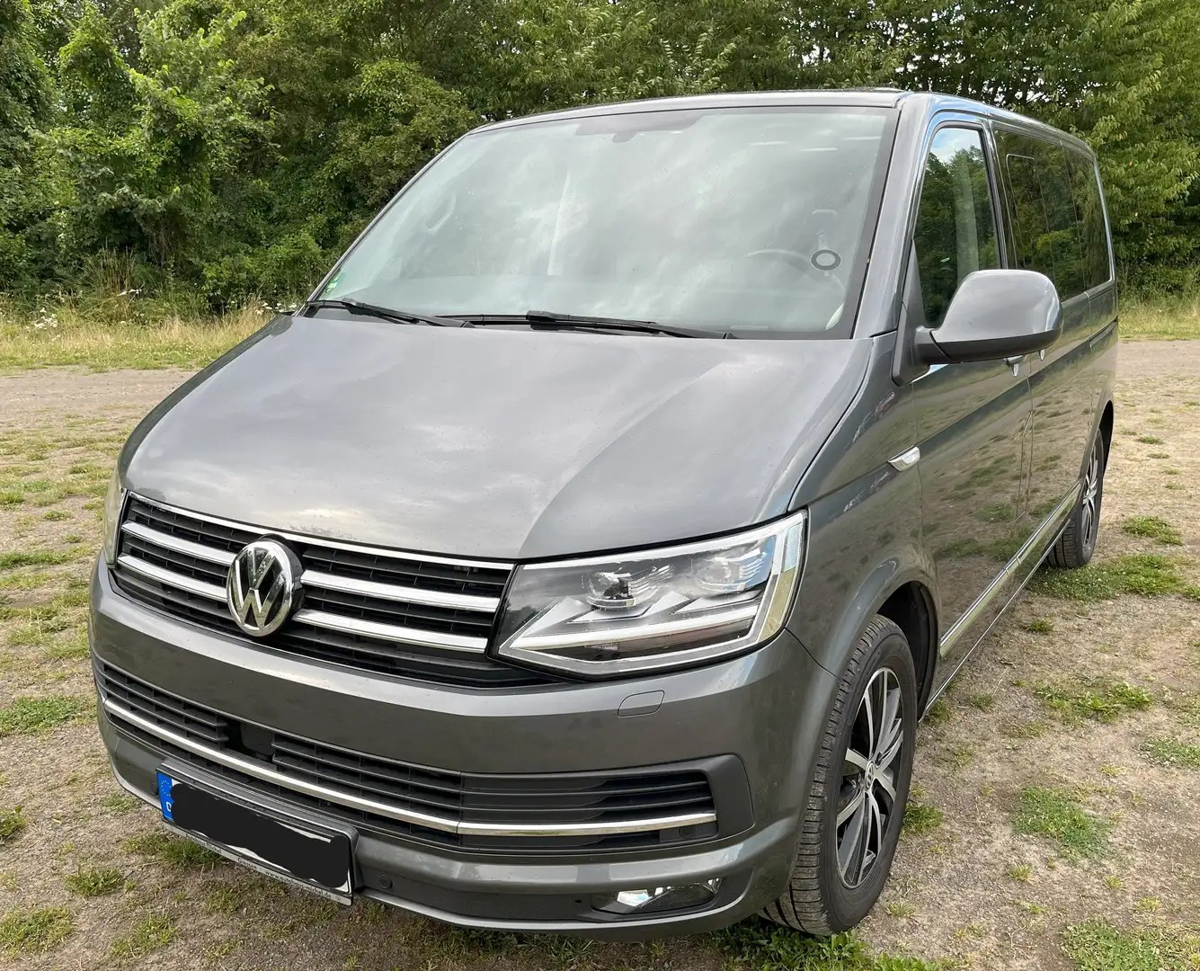 Volkswagen T6 Multivan Generation Six – DSG, DCC, AHK & umfangreiche Ausstattung