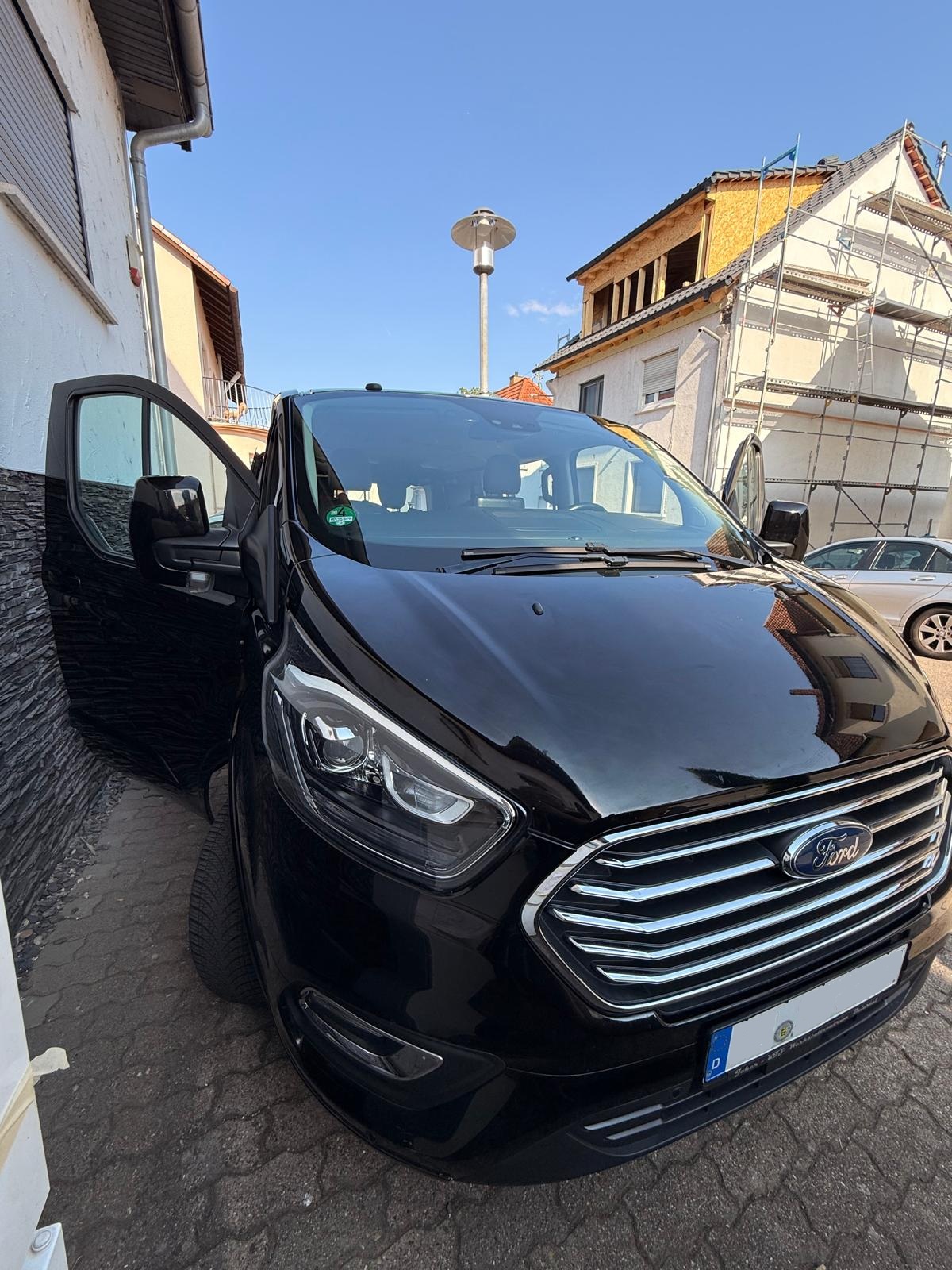 Ford Tourneo Custom 310 L1H1 Titanium X Automatik mit Anhängerkupplung