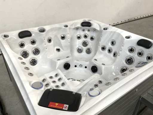 London Jacuzzi mit nordischer Dämmung – hochwertiger Whirlpool für 5 Personen